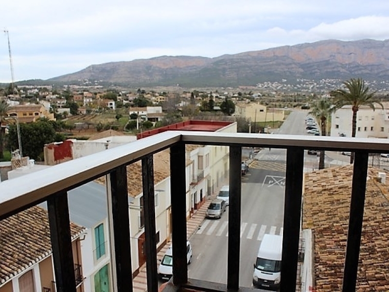 Amplio apartamento de 3 dormitorios en venta en Gata de Gorgos Costa Blanca, España