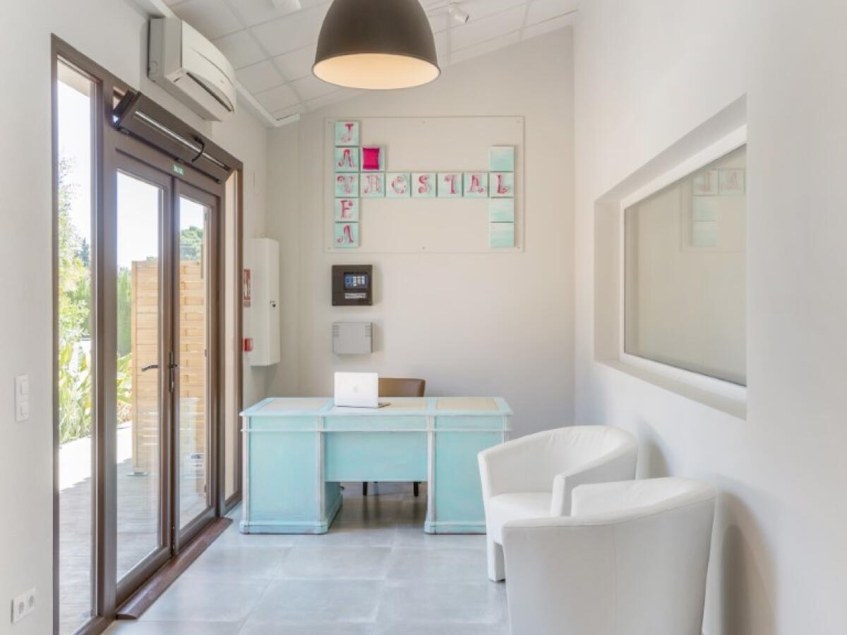Comercial 16 Dormitorios en venta en Javea