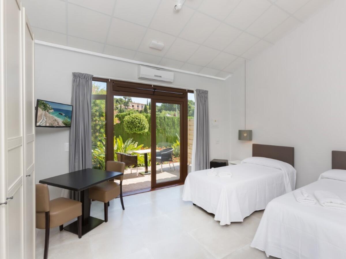 Comercial 16 Dormitorios en venta en Javea