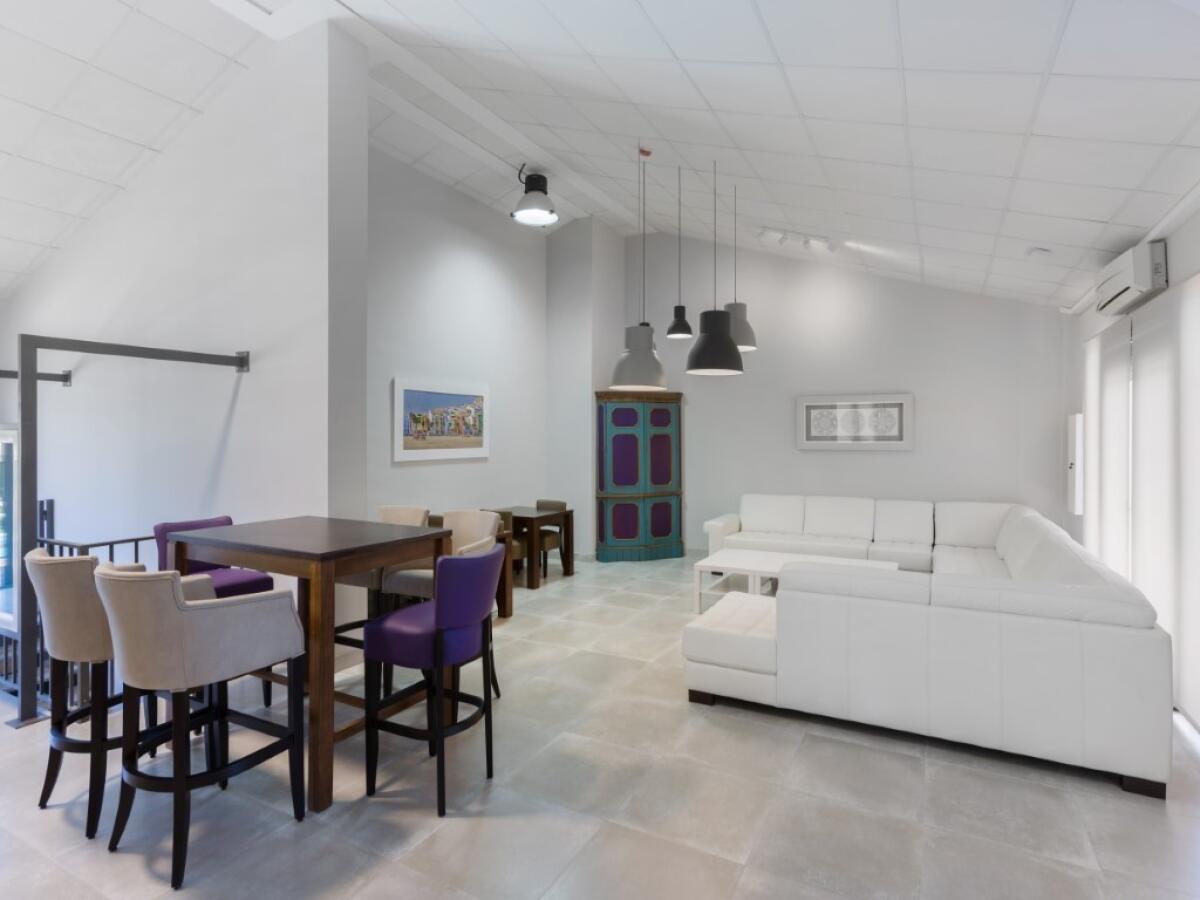 Comercial 16 Dormitorios en venta en Javea