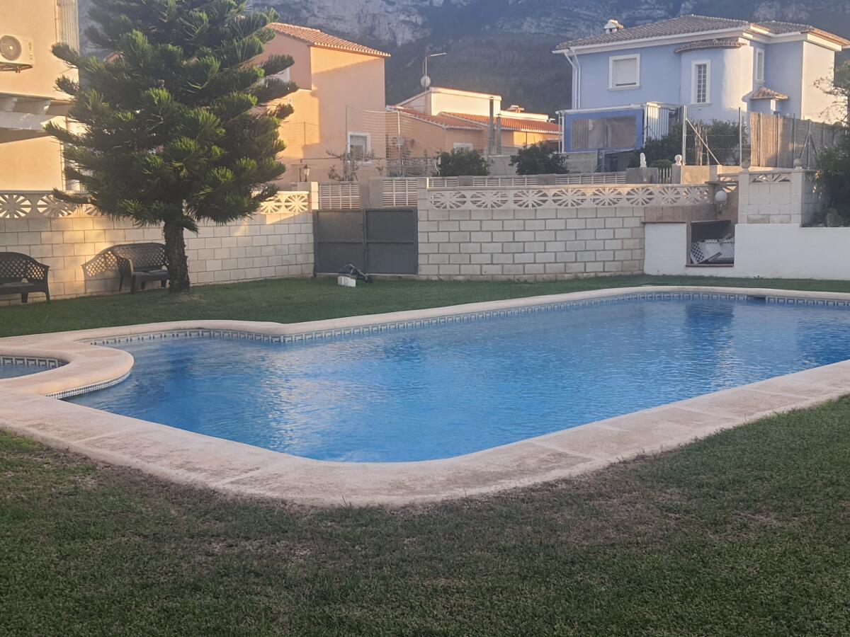 Casa adosada de 3 dormitorios cerca del centro de Denia