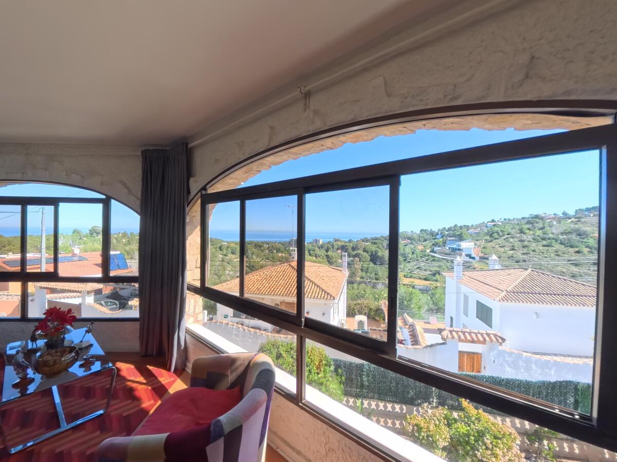 Villa en Las Rotas: Tranquilidad y lujo a pocos minutos del mar