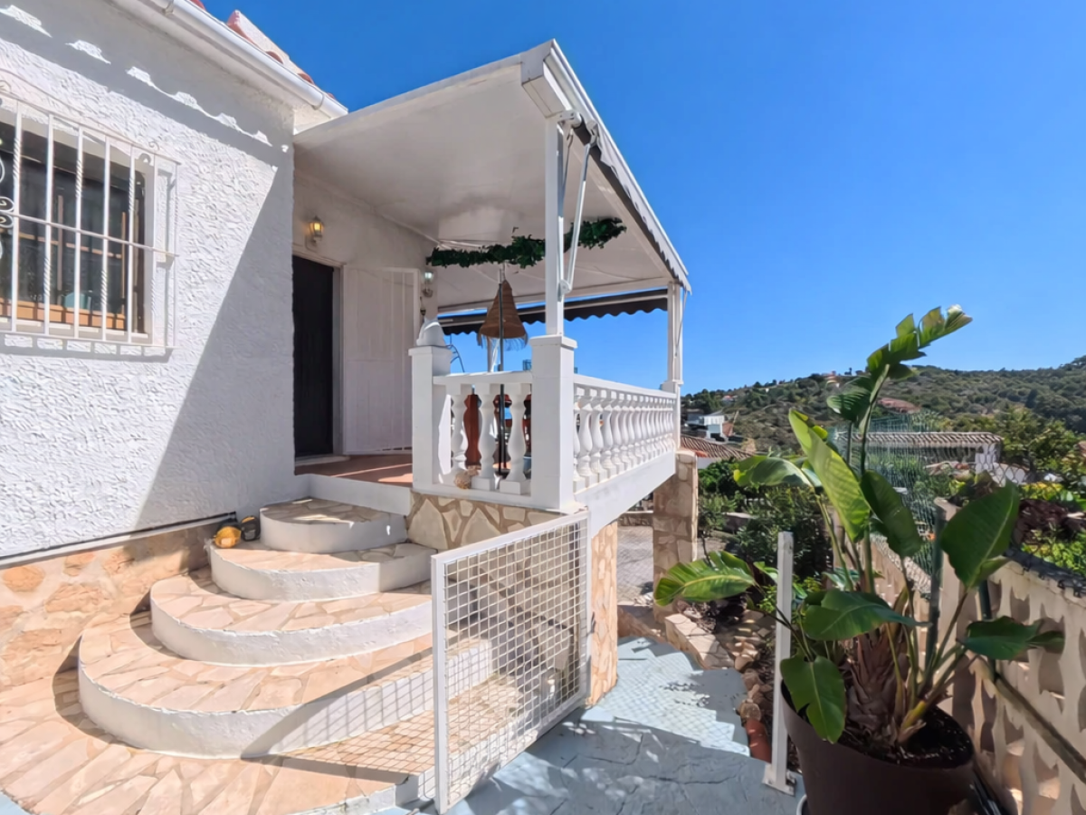 Villa en Las Rotas: Tranquilidad y lujo a pocos minutos del mar