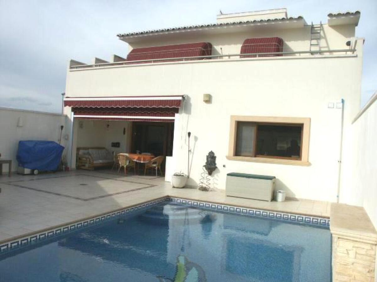 Villa 3 Dormitorios en venta en Benitachell Benitachell Centre