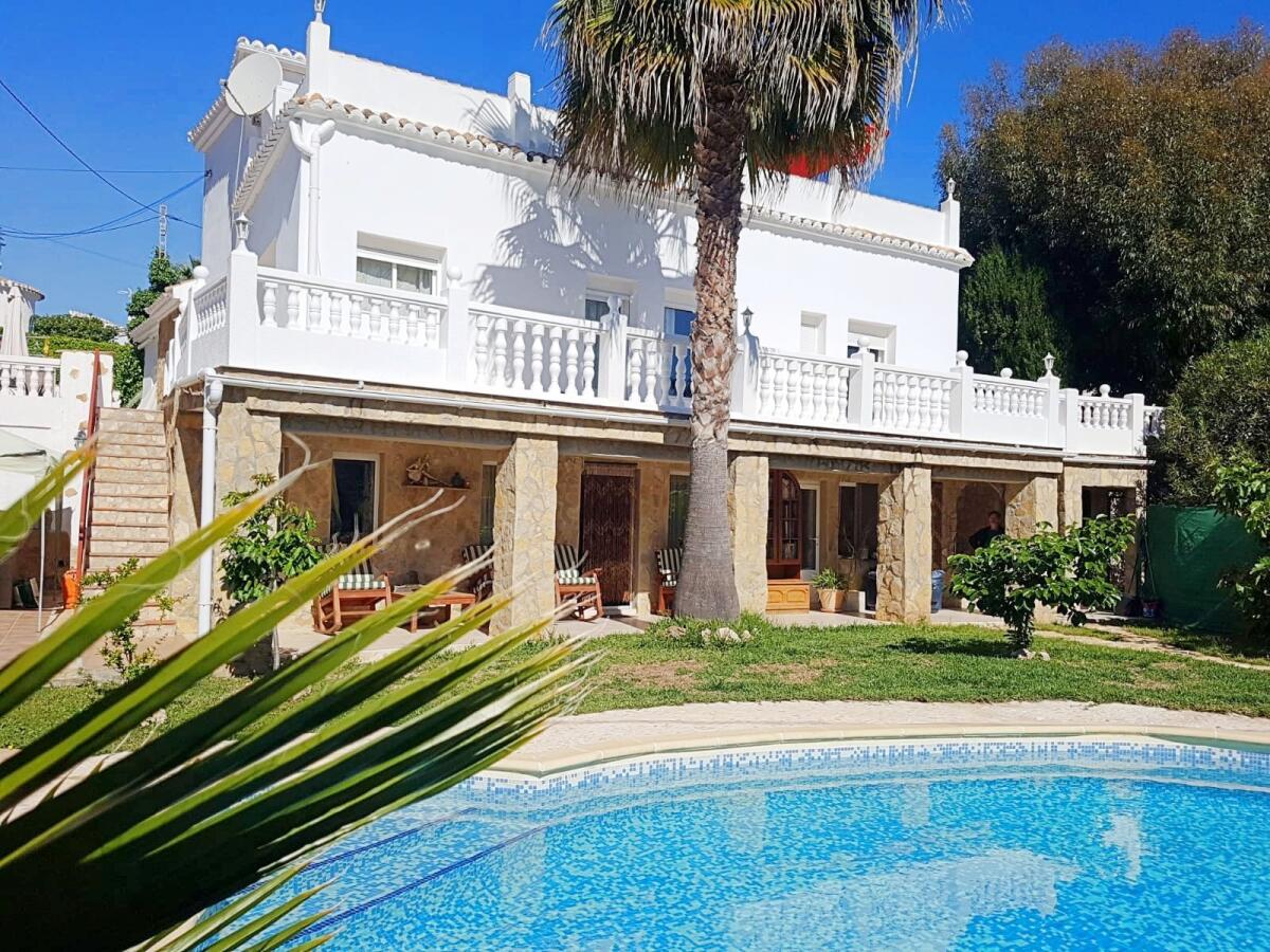 Villa 9 Dormitorios en venta en Javea