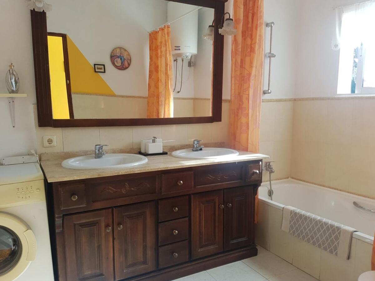Villa 9 Dormitorios en venta en Javea