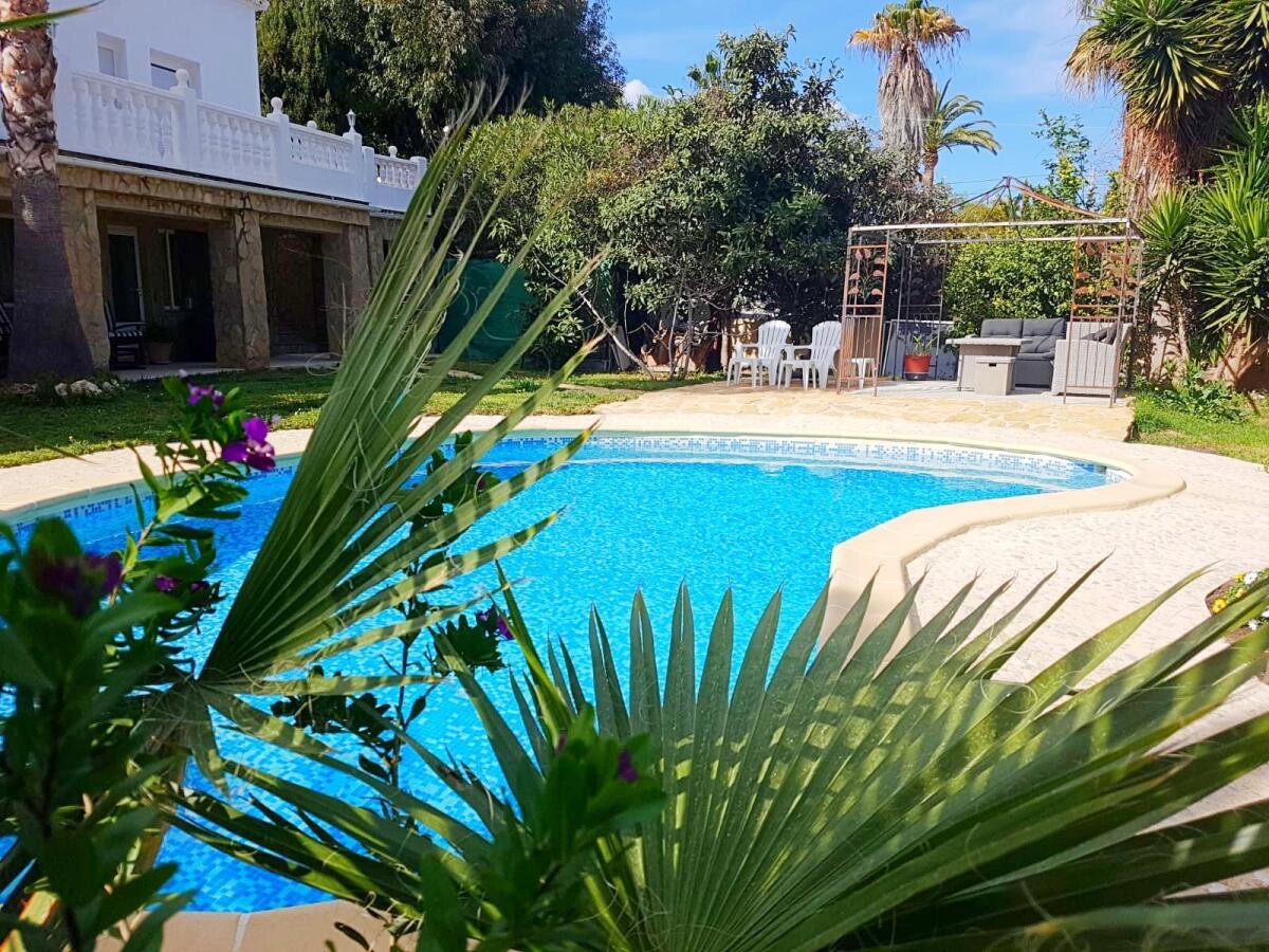 Villa 9 Dormitorios en venta en Javea