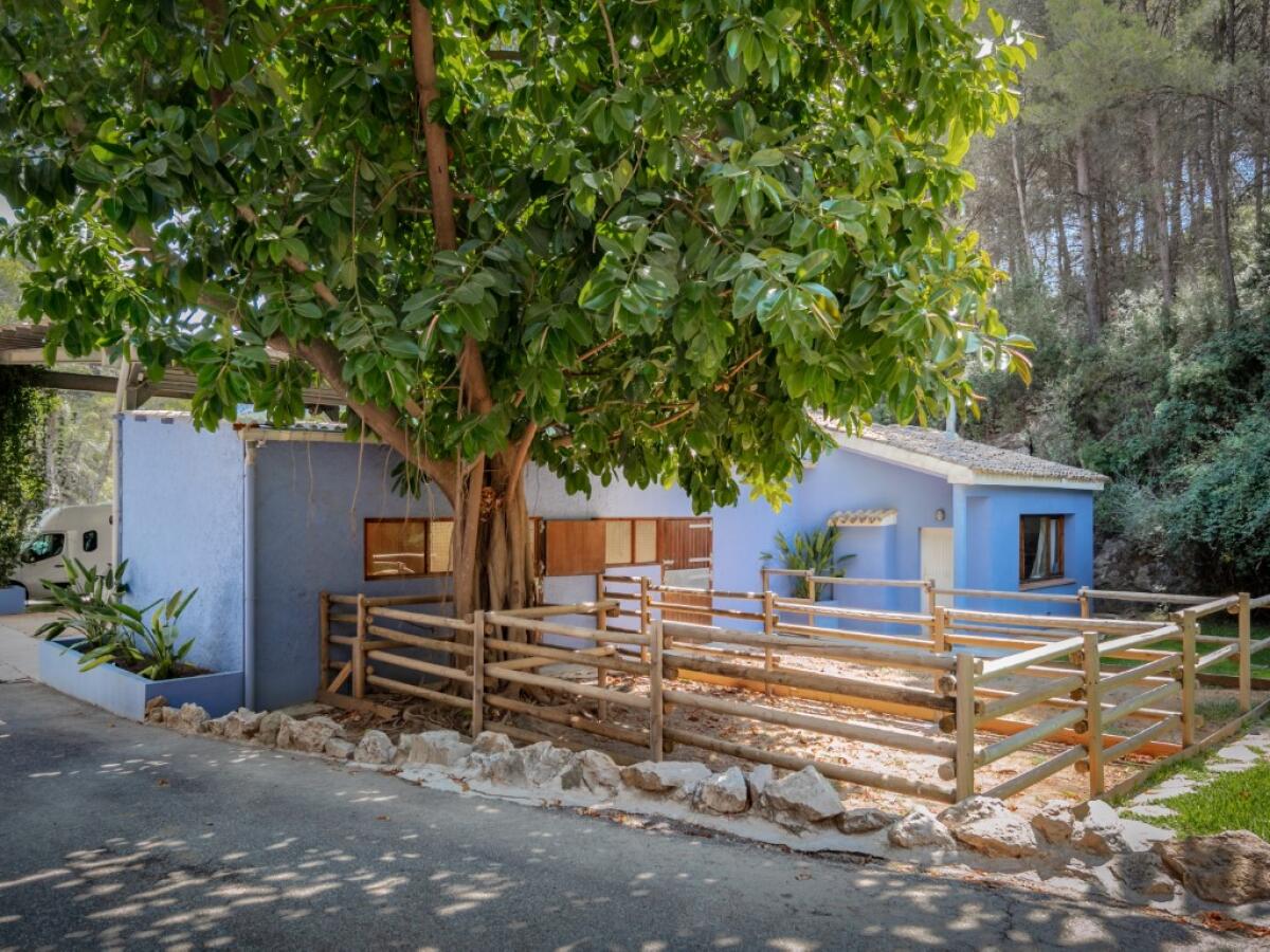 Villa 6 Dormitorios en venta en Denia