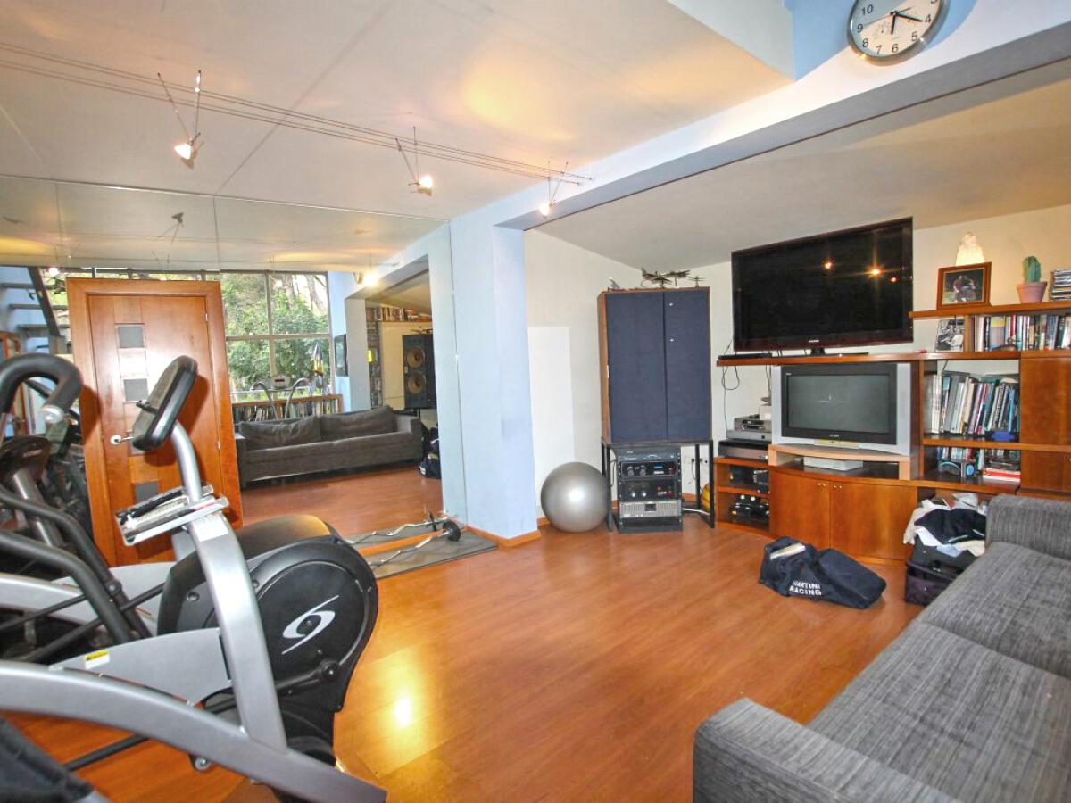 Villa 6 Dormitorios en venta en Denia