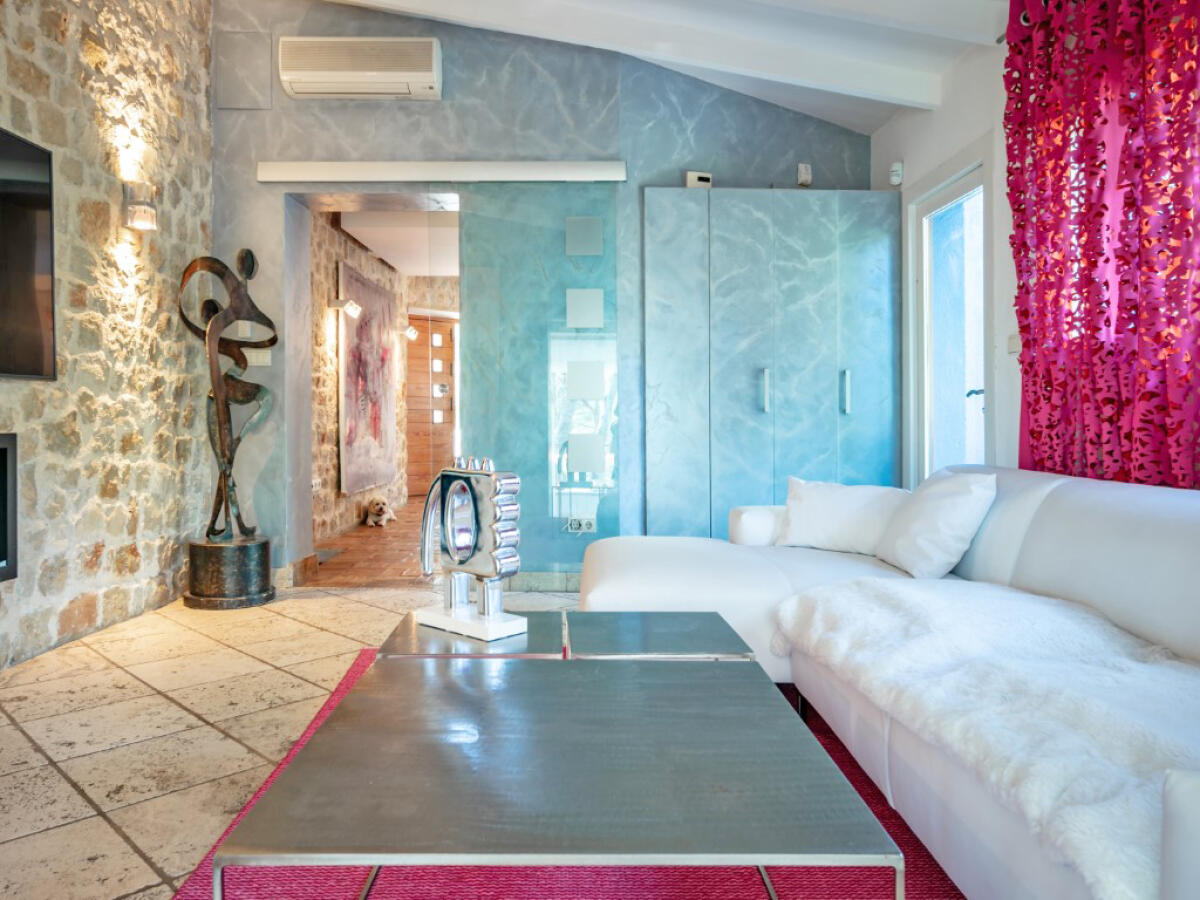 Villa 6 Dormitorios en venta en Denia