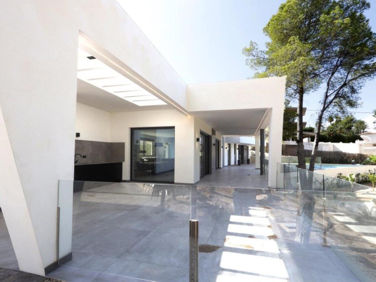Villa 4 Dormitorios en venta en Altea