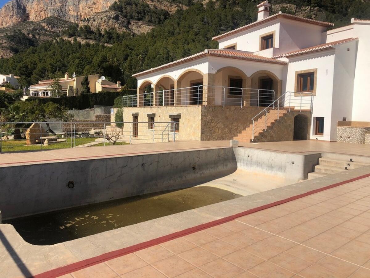 Villa 6 Dormitorios en venta en Javea