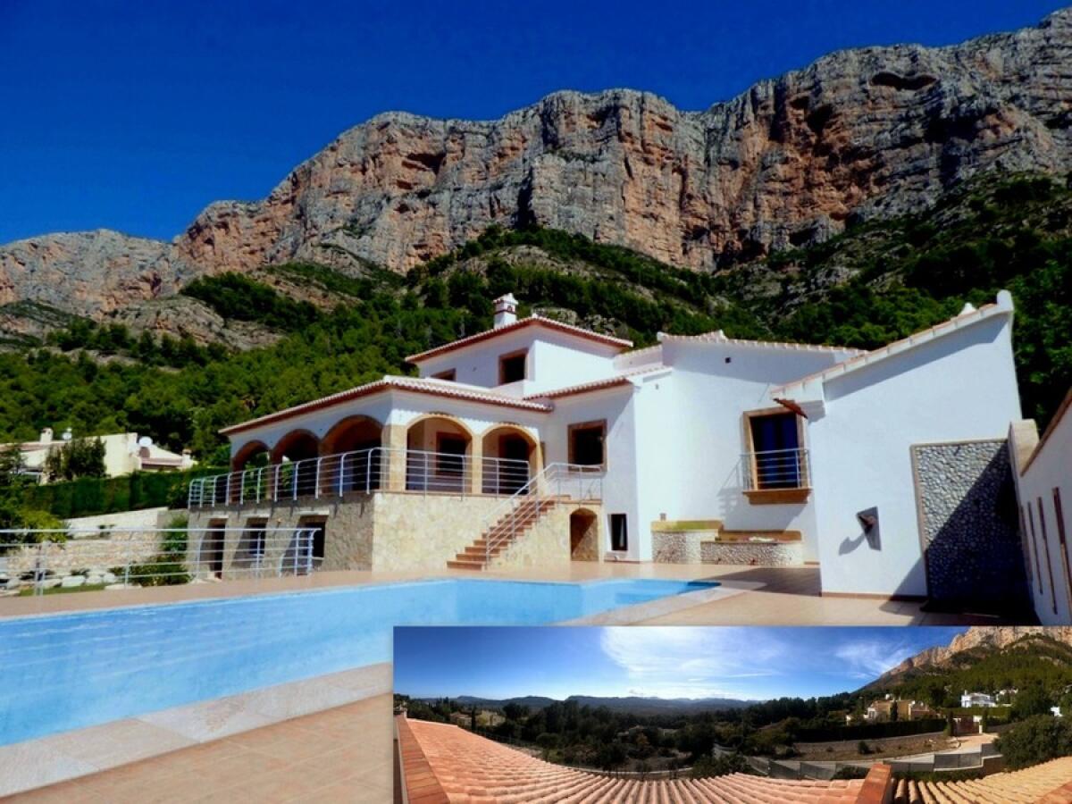 Villa 6 Dormitorios en venta en Javea