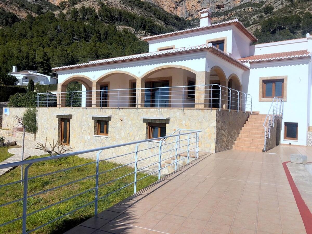 Villa 6 Dormitorios en venta en Javea