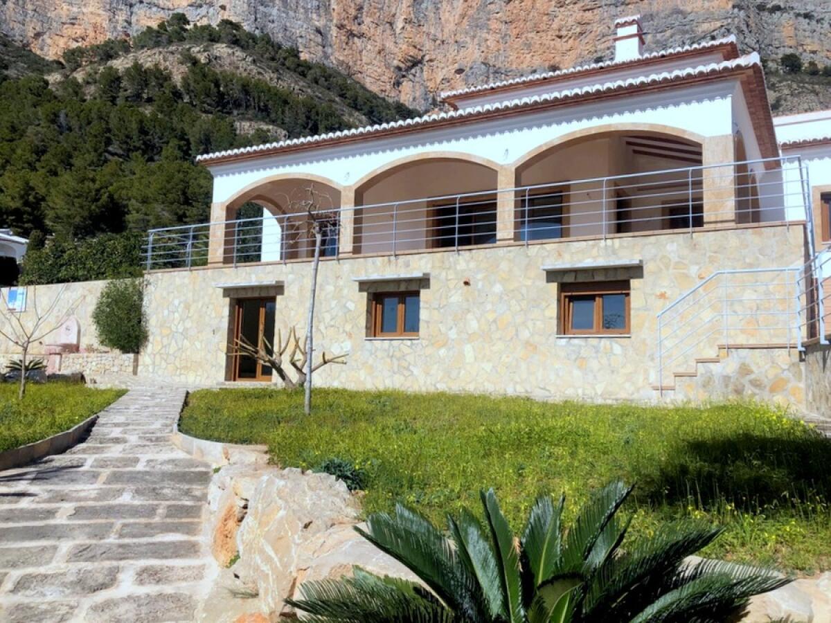 Villa 6 Dormitorios en venta en Javea