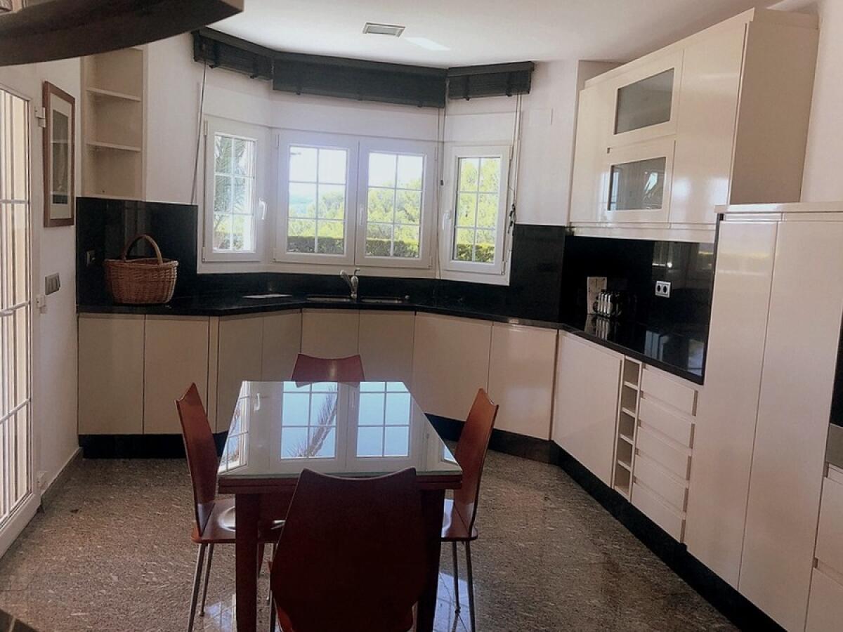Villa 4 Dormitorios en venta en Javea