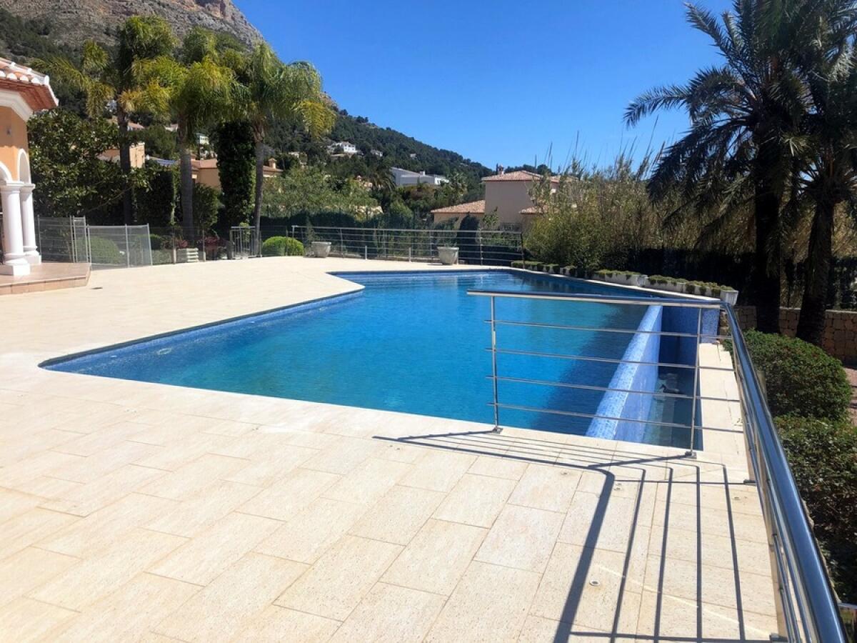 Villa 4 Dormitorios en venta en Javea