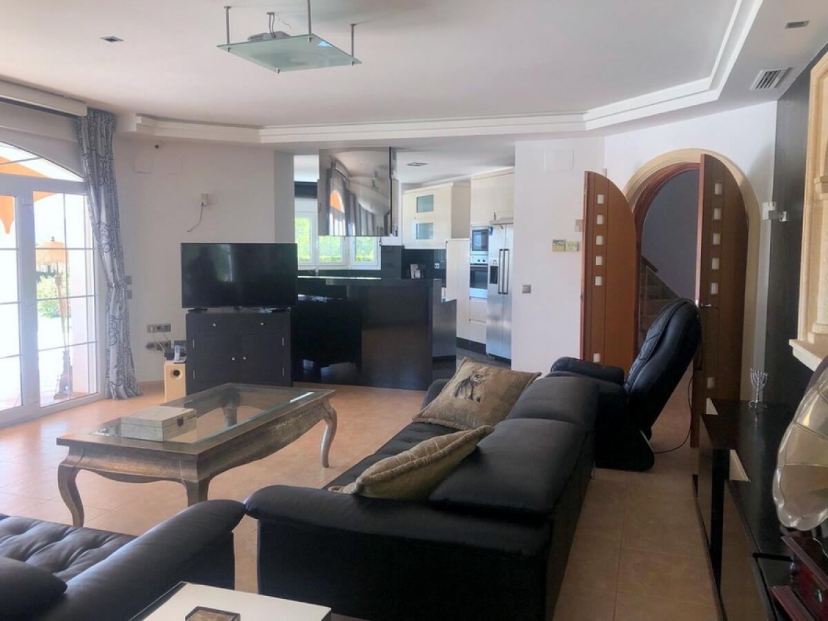 Villa 4 Dormitorios en venta en Javea