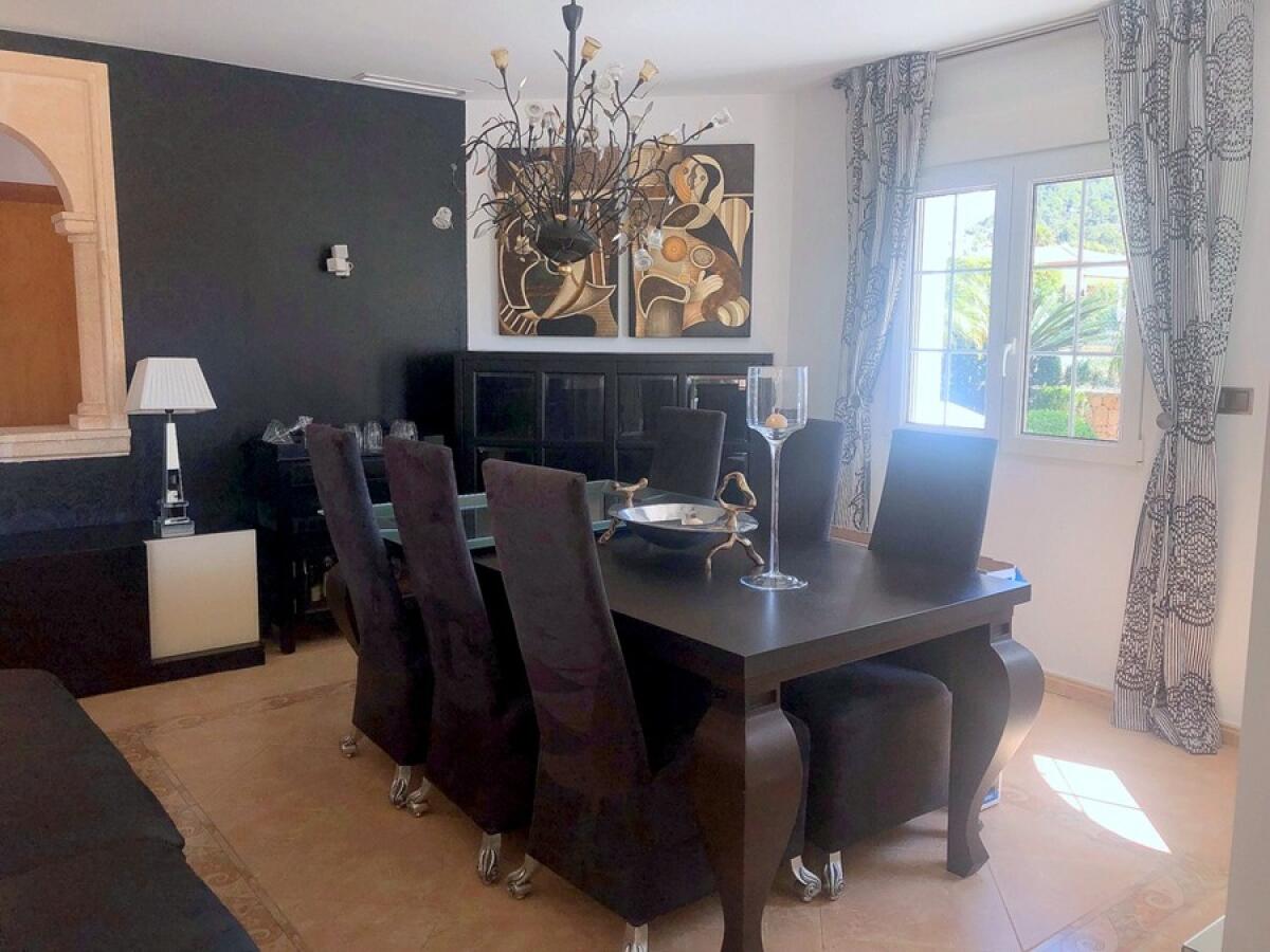 Villa 4 Dormitorios en venta en Javea