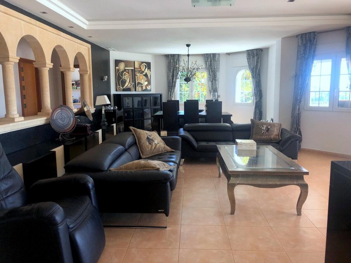 Villa 4 Dormitorios en venta en Javea