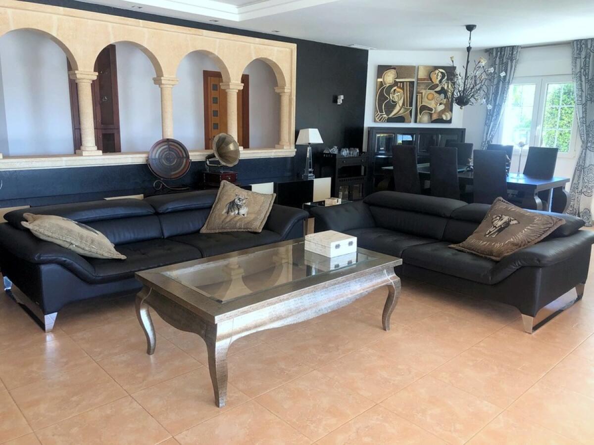 Villa 4 Dormitorios en venta en Javea