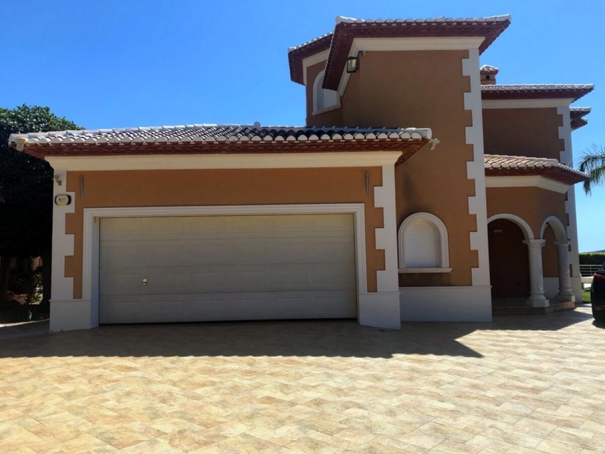 Villa 4 Dormitorios en venta en Javea