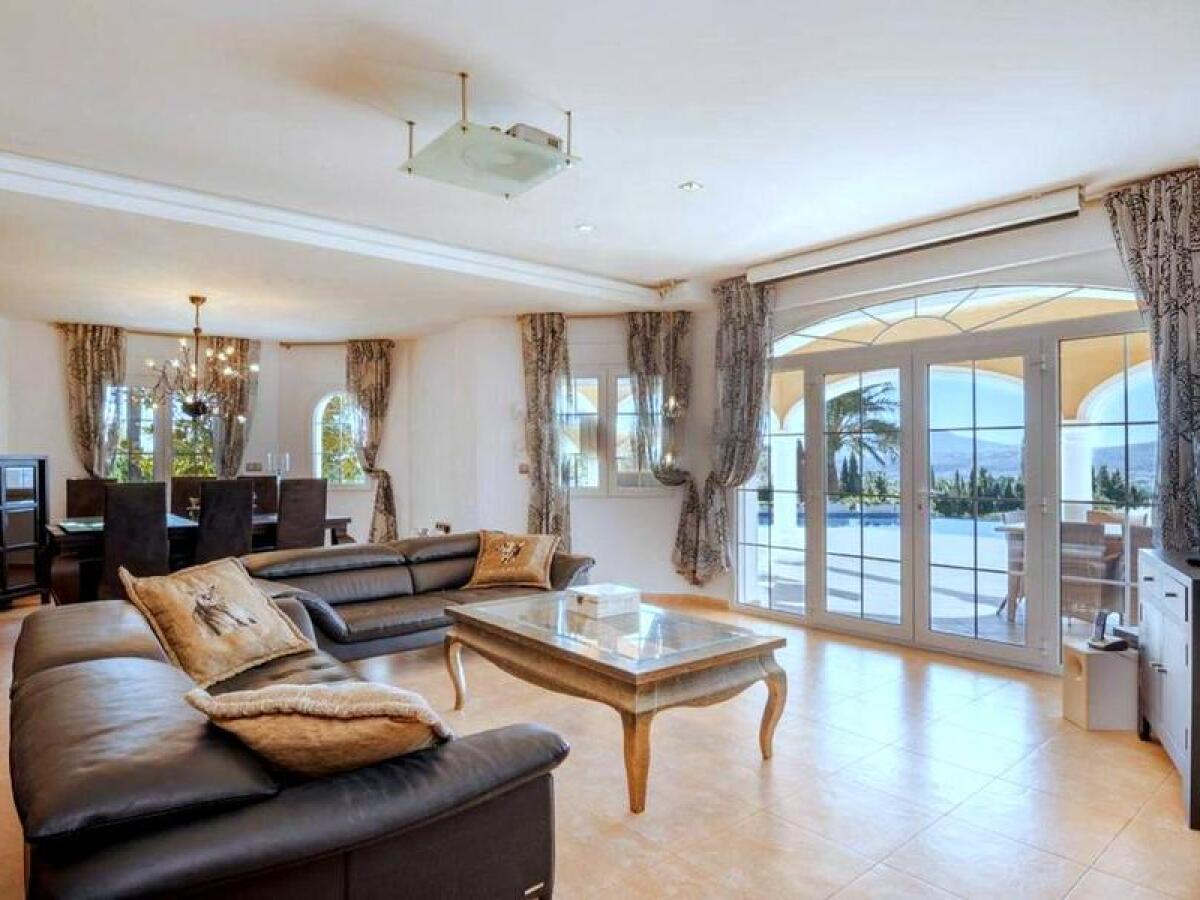 Villa 4 Dormitorios en venta en Javea