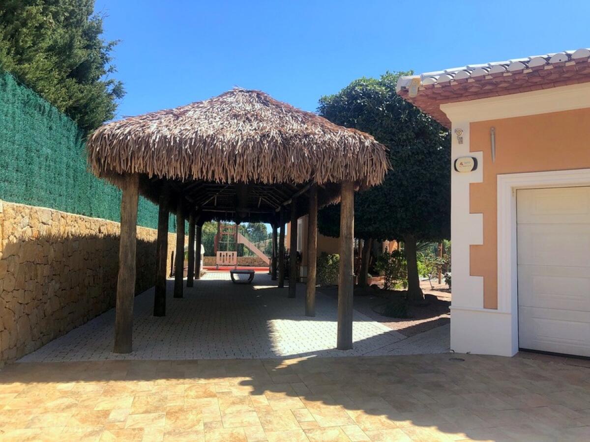 Villa 4 Dormitorios en venta en Javea