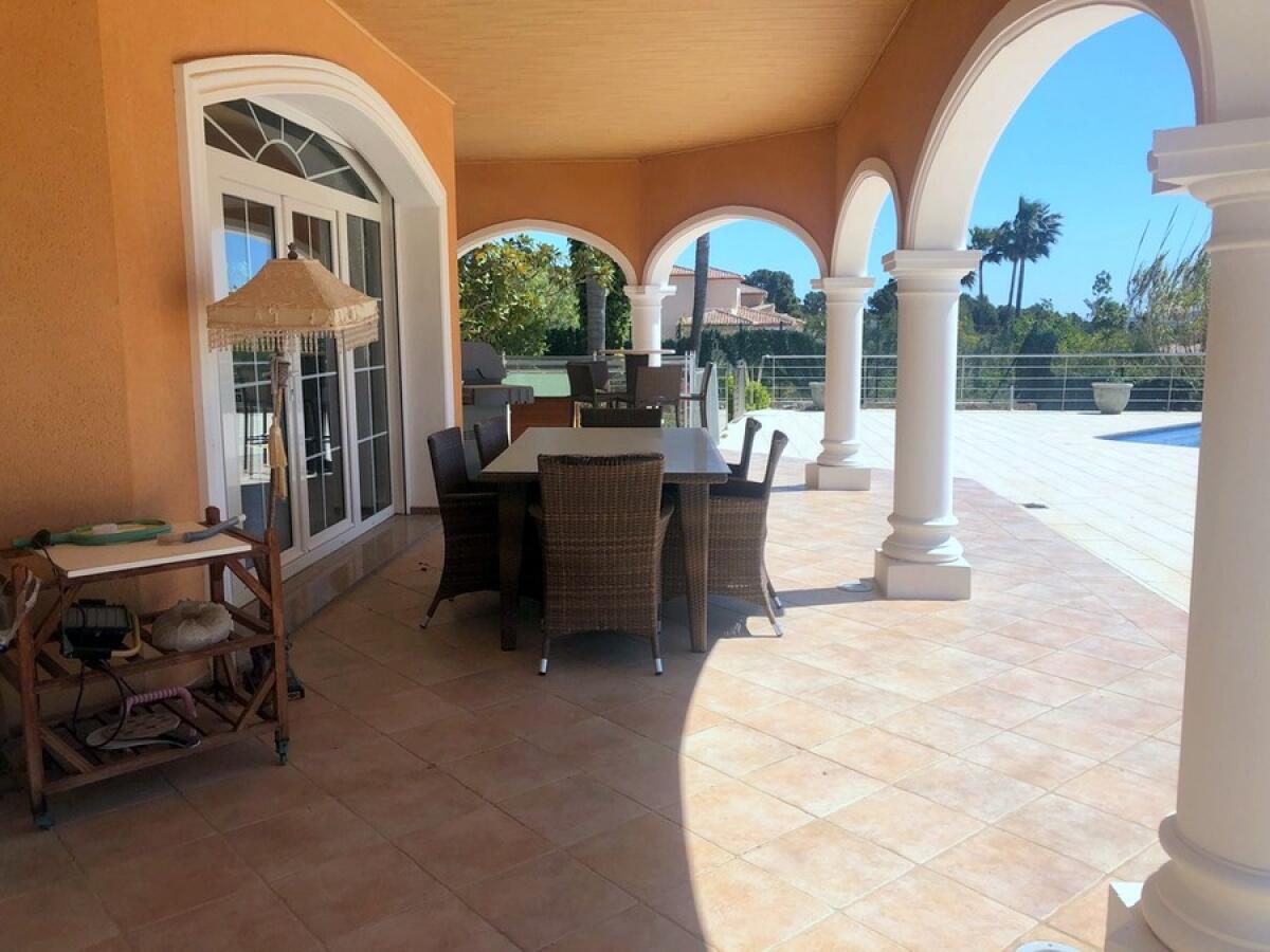 Villa 4 Dormitorios en venta en Javea