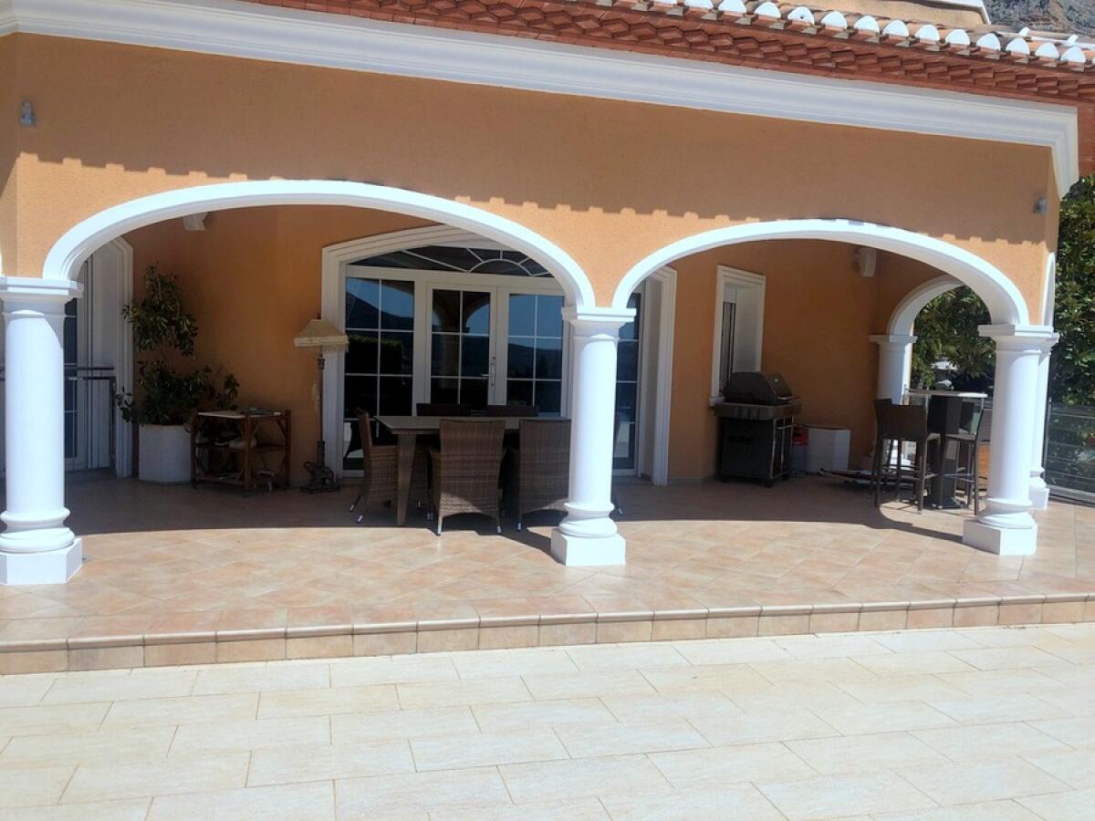 Villa 4 Dormitorios en venta en Javea