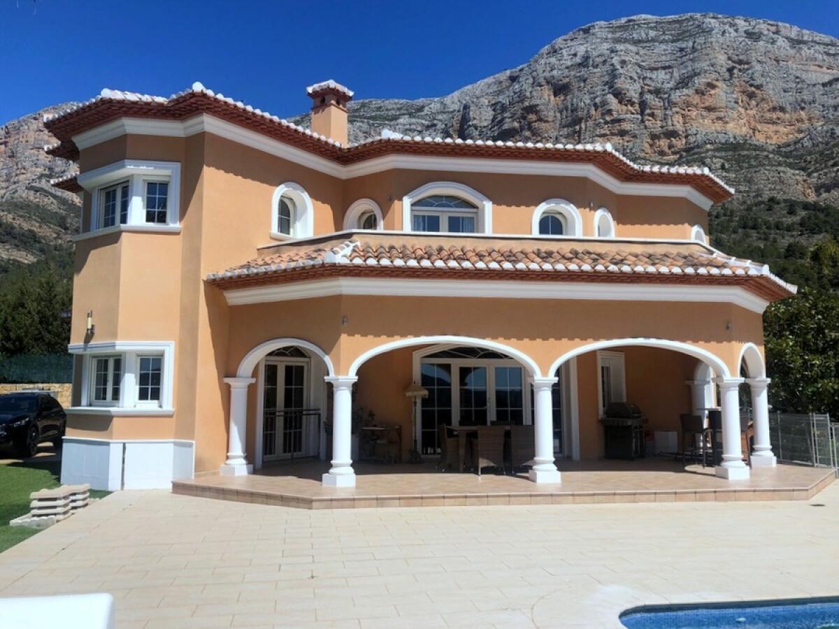 Villa 4 Dormitorios en venta en Javea