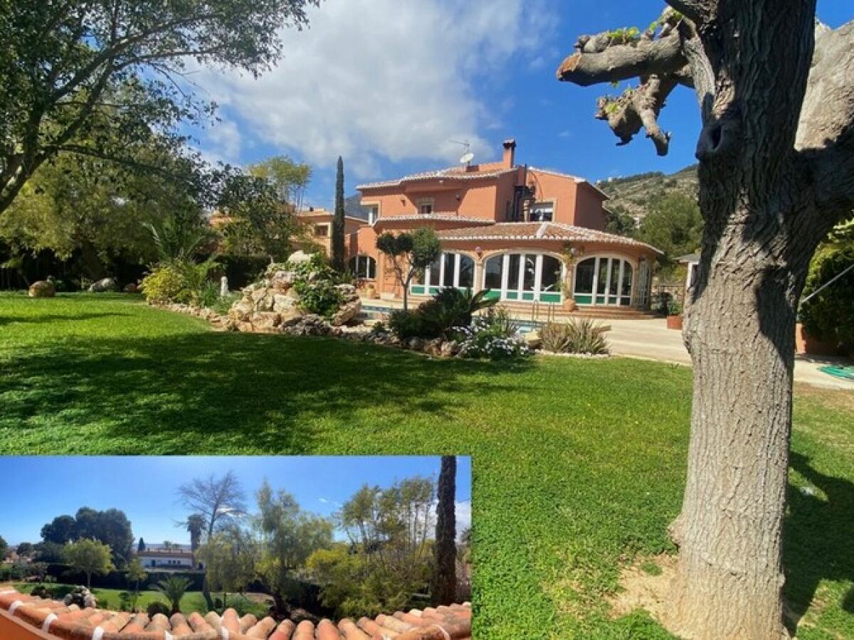 Villa 5 Dormitorios en venta en Javea