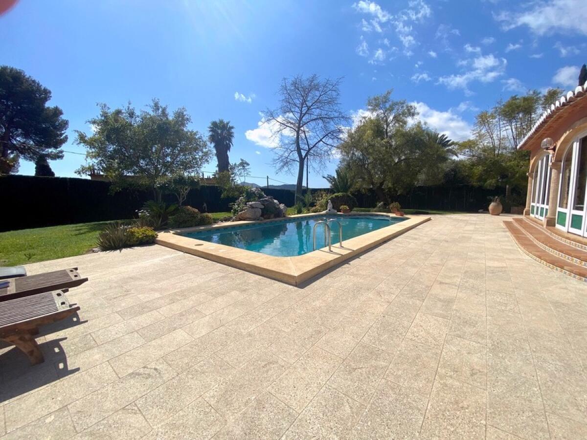 Villa 5 Dormitorios en venta en Javea