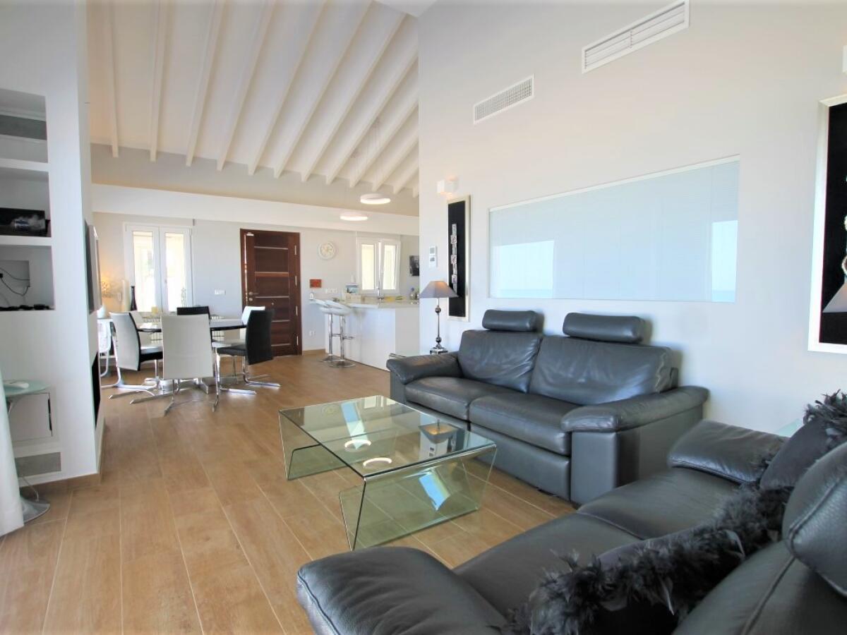 Villa 3 Dormitorios en venta en Denia