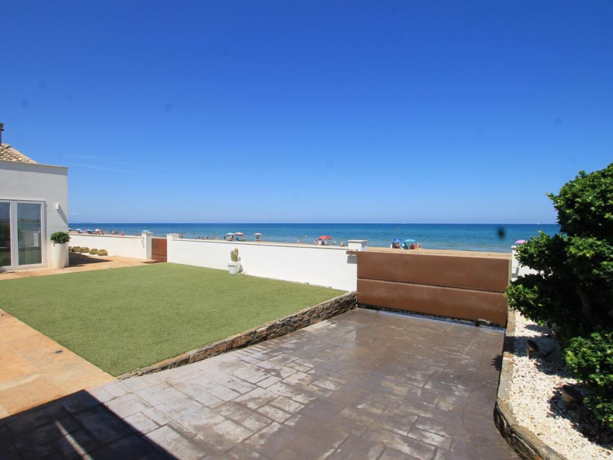 Villa 3 Dormitorios en venta en Denia