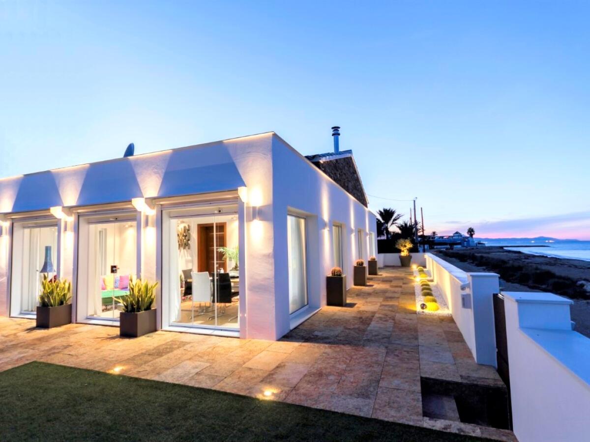 Villa 3 Dormitorios en venta en Denia