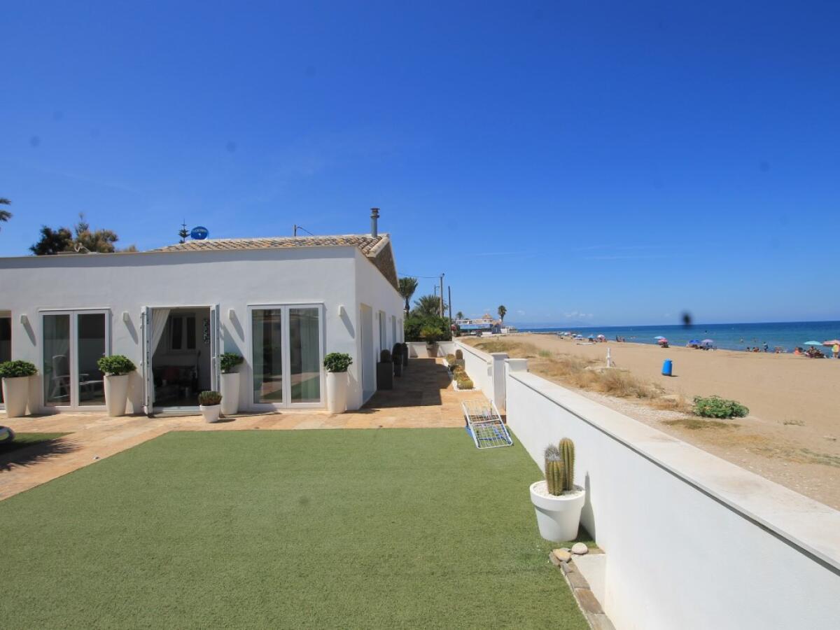 Villa 3 Dormitorios en venta en Denia