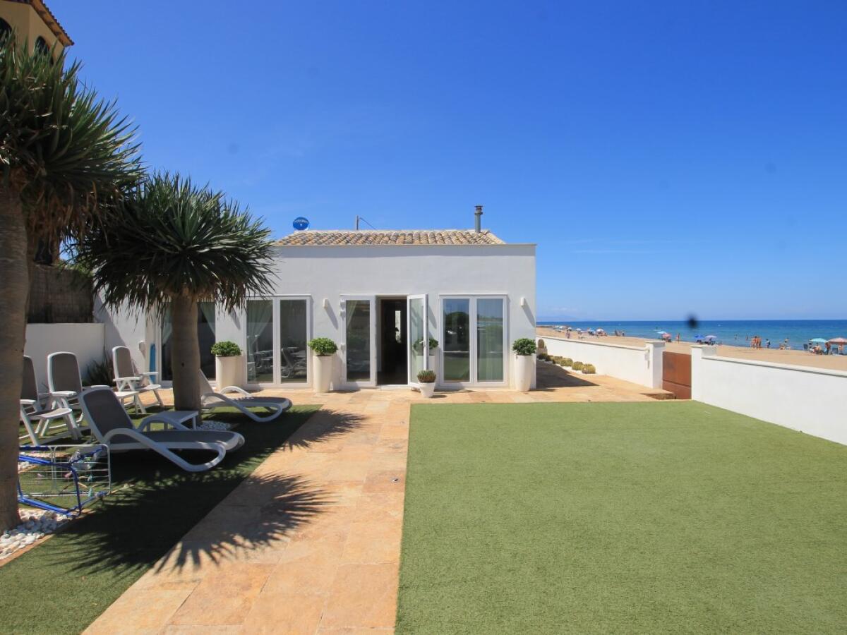 Villa 3 Dormitorios en venta en Denia
