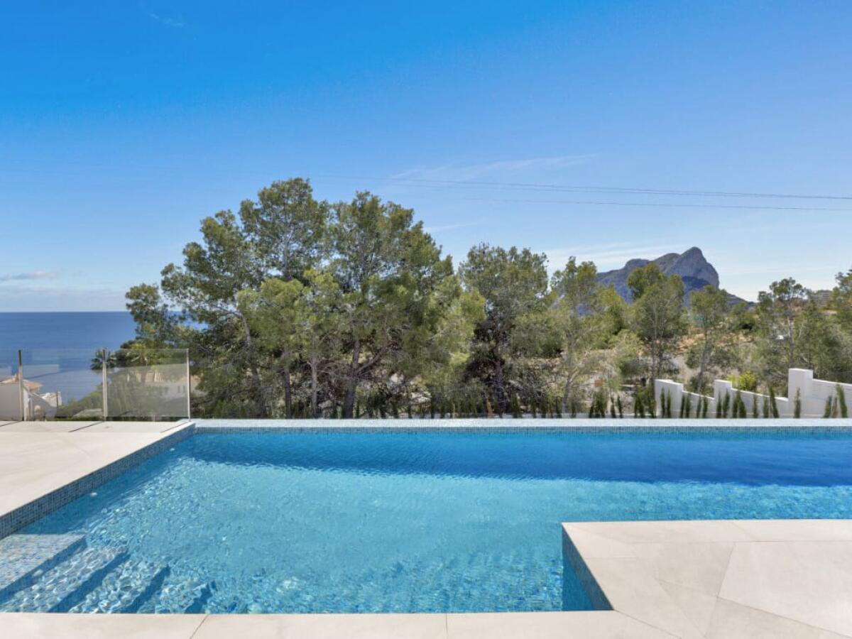 Villa 5 Dormitorios en venta en Calpe