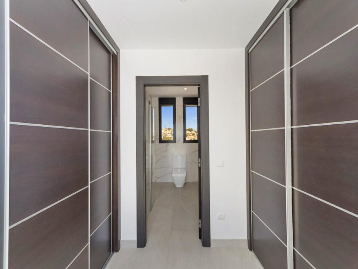 Villa 5 Dormitorios en venta en Calpe