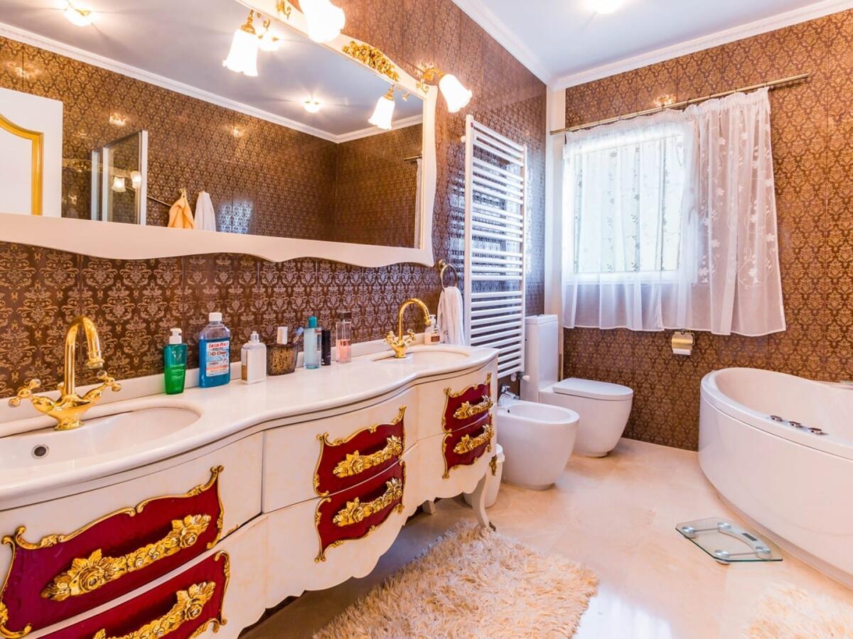 Villa 6 Dormitorios en venta en Denia