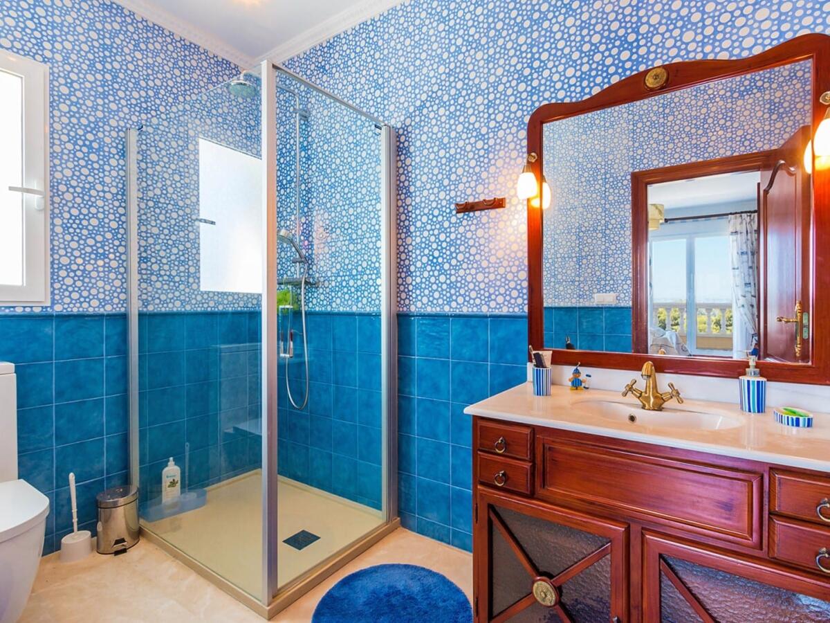 Villa 6 Dormitorios en venta en Denia