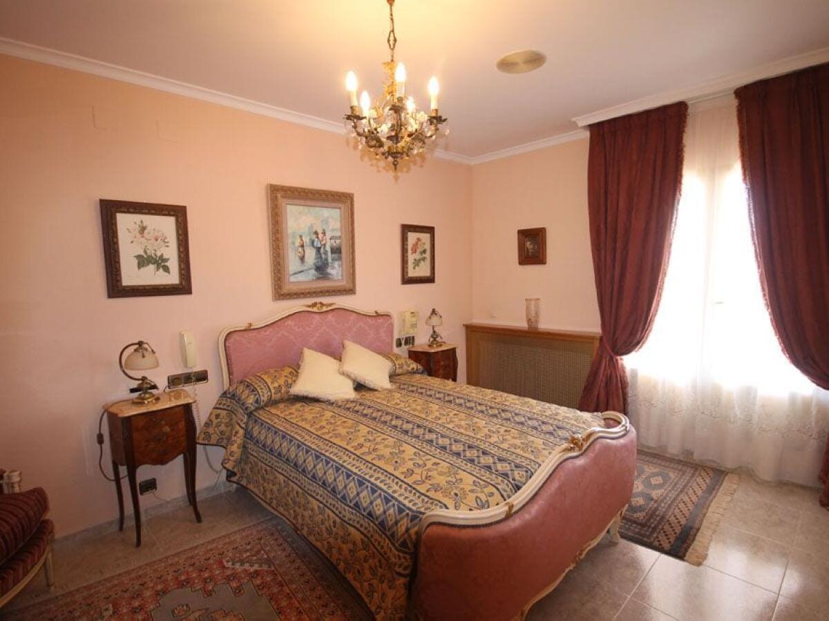 Villa 7 Dormitorios en venta en Gandia