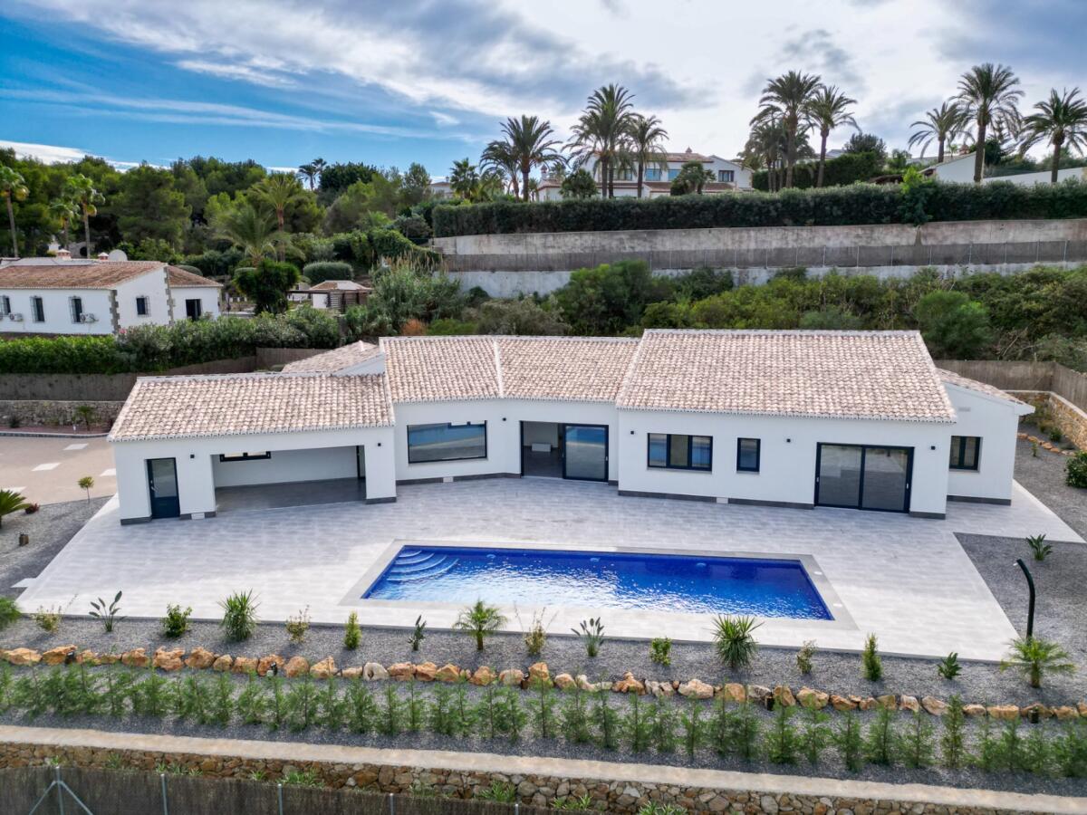 Villa 4 Dormitorios en venta en Javea La Lluca