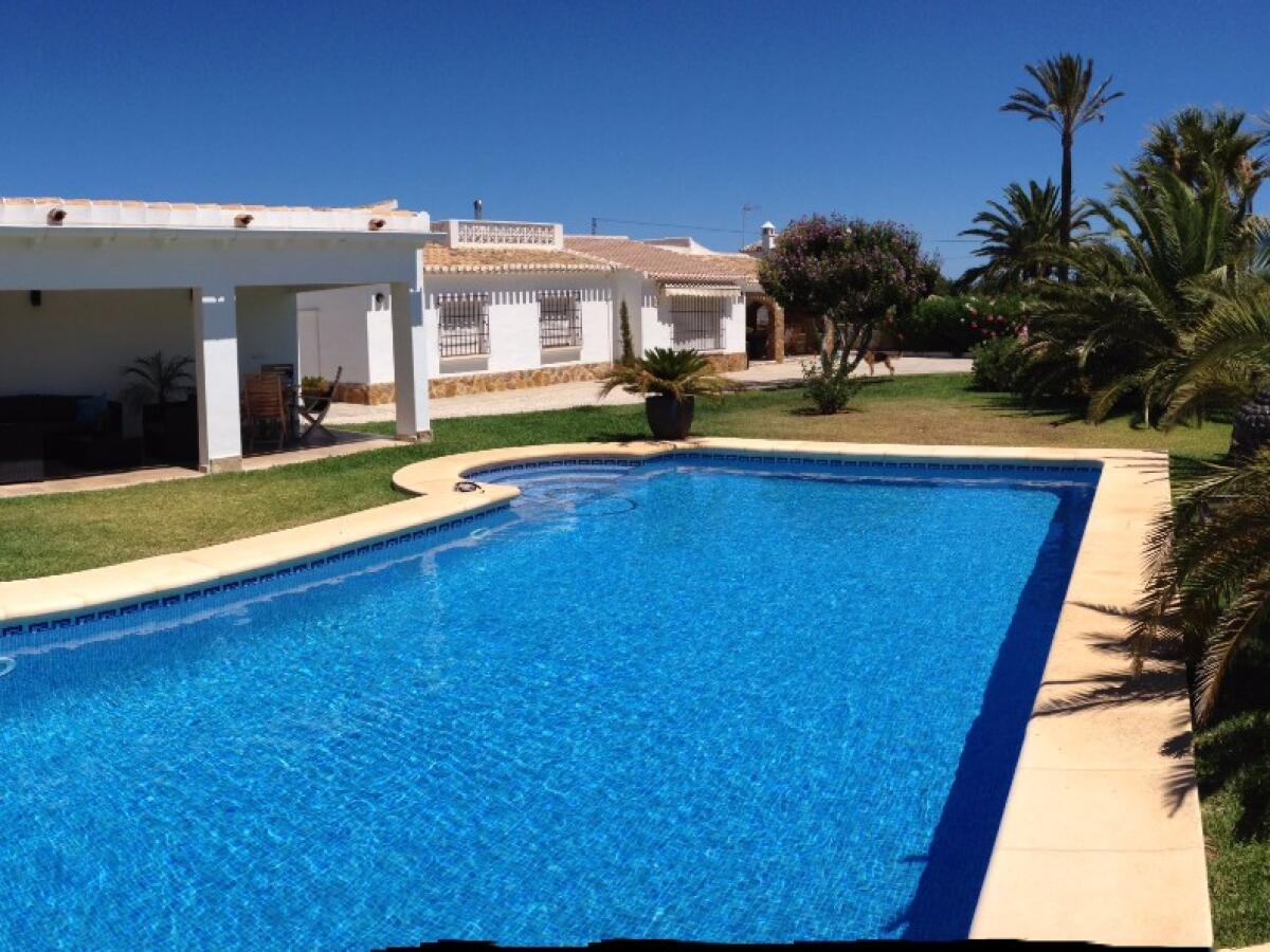 Villa 5 Dormitorios en venta en Javea