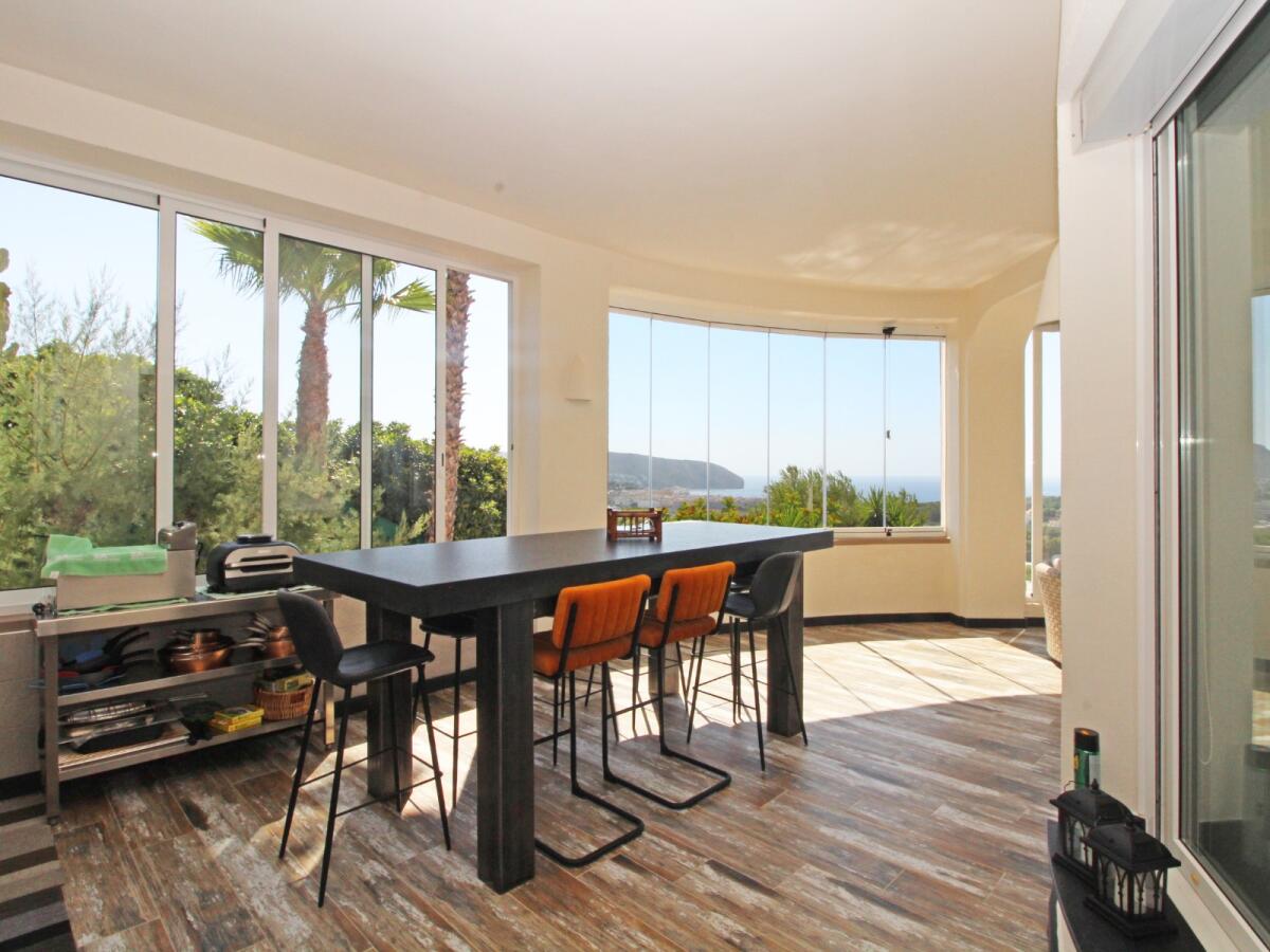 Villa 5 Dormitorios en venta en Moraira