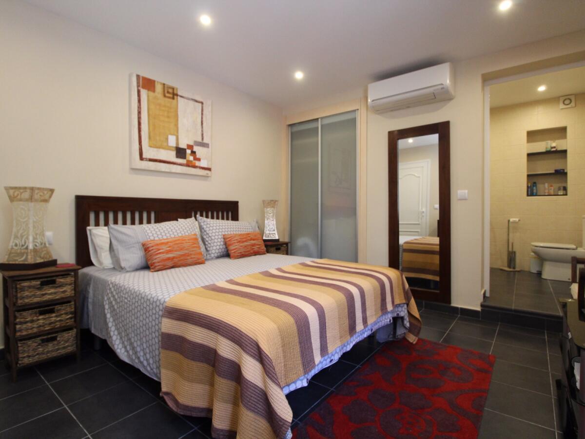 Villa 5 Dormitorios en venta en Moraira