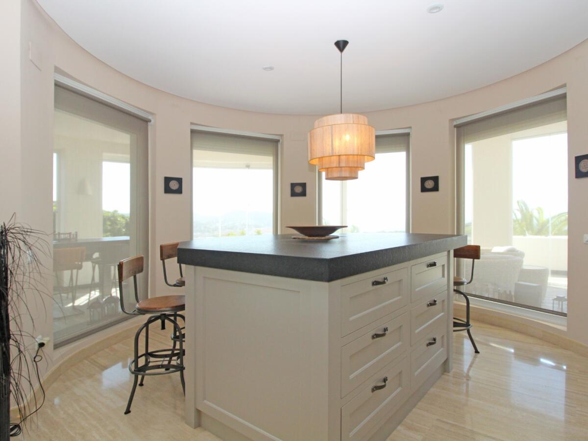 Villa 5 Dormitorios en venta en Moraira