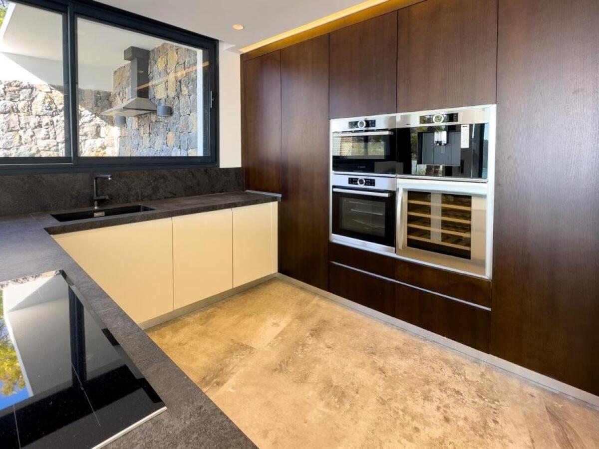 Villa 4 Dormitorios en venta en Calpe