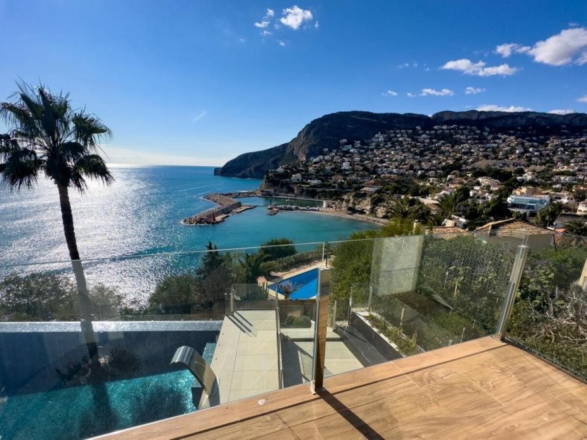 Villa 4 Dormitorios en venta en Calpe